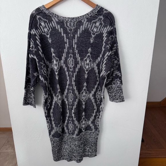 Roxy V neck gray and black sweater dress Size Small - Picture 4 of 5